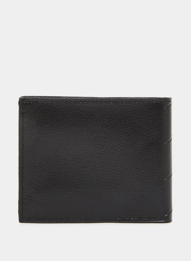 ستايلي محفظة ثنائية الطي بقماش بارز